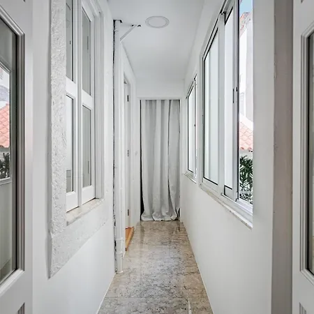 Deco Gem In Santa Catarina * Lisbon